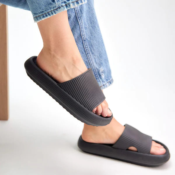~ The Pillow Slides ~