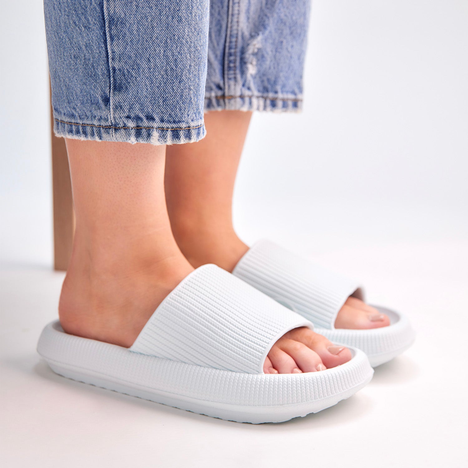 Women Summer Flat Slippers Flip Flops Casual Slides Ladies Flat Beach Shoes  Female Soft Rubber Slippers Fashion Footwear 6 WHITE price in UAE | Amazon  UAE | kanbkam